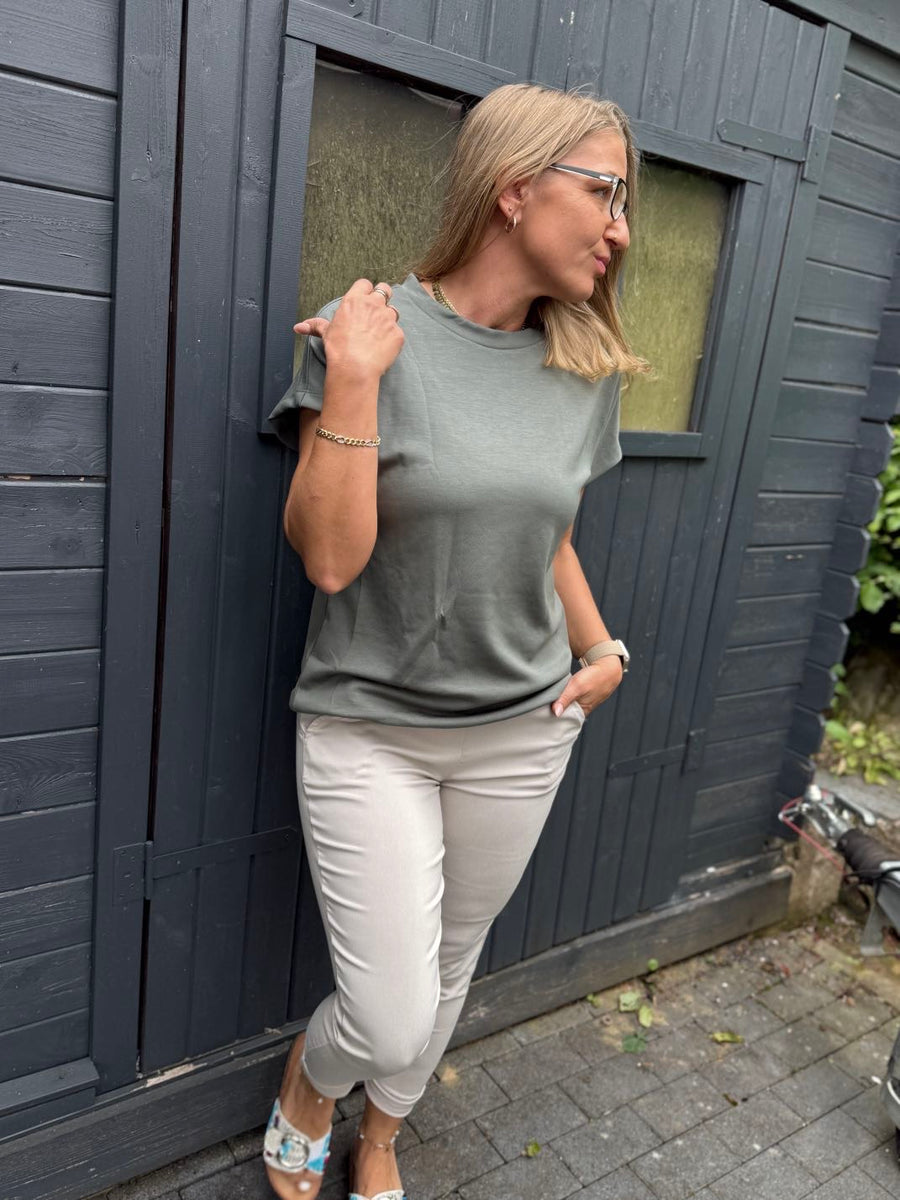 Banu Shirt mit Detail am Saum in Khaki