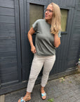 Banu Shirt mit Detail am Saum in Khaki