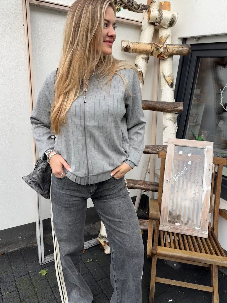 T195 Jeans - Dad Fit - mit Streifen und weitem Bein in grau