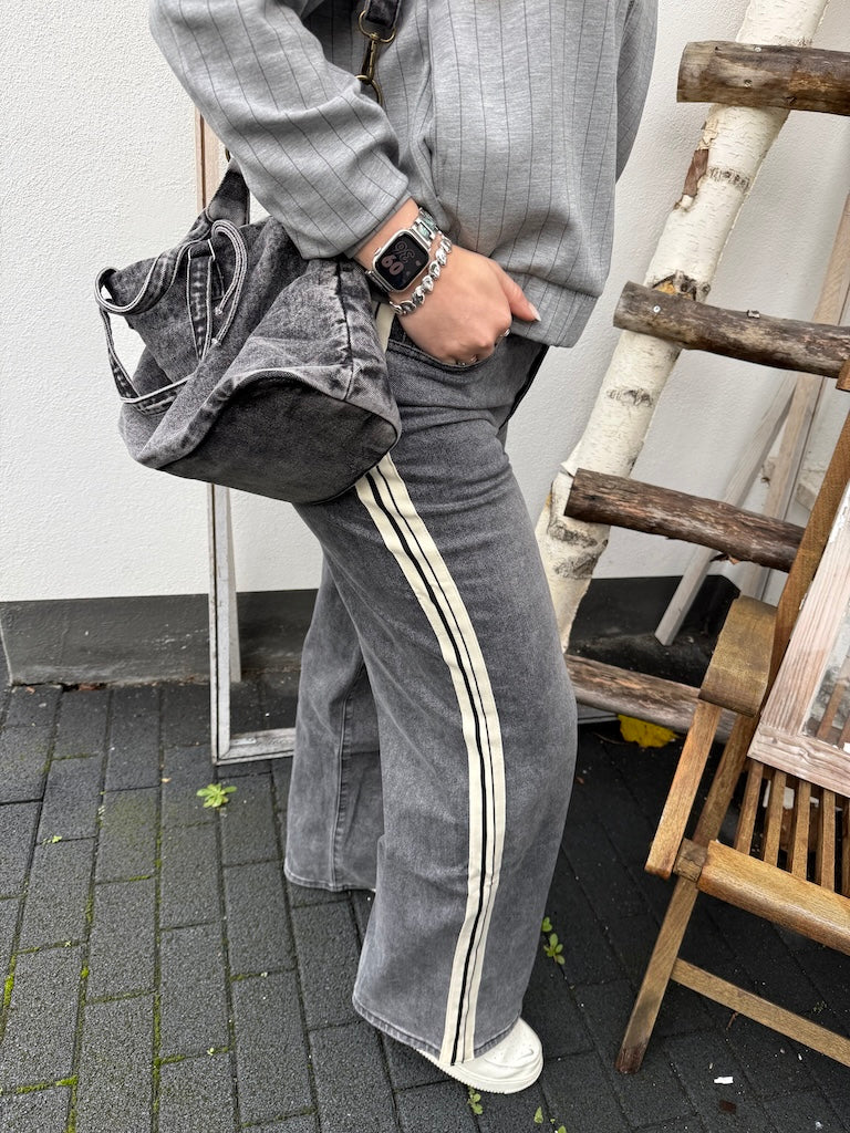 T195 Jeans - Dad Fit - mit Streifen und weitem Bein in grau