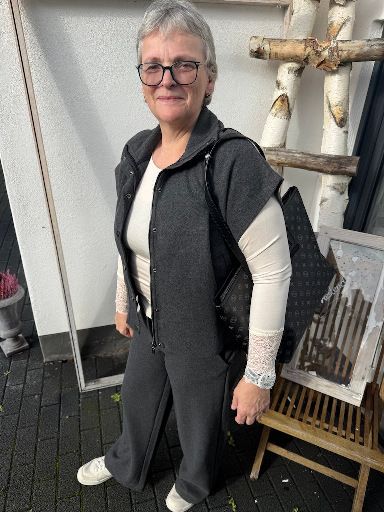Weste in grau mit Stehkragen