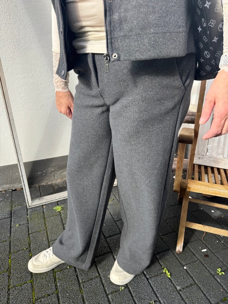 Weite Anzughose in Grau