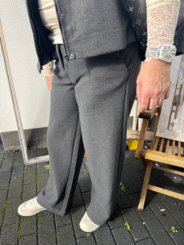 Weite Anzughose in Grau