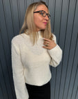Strickpullover mit Stehkragen in Creme