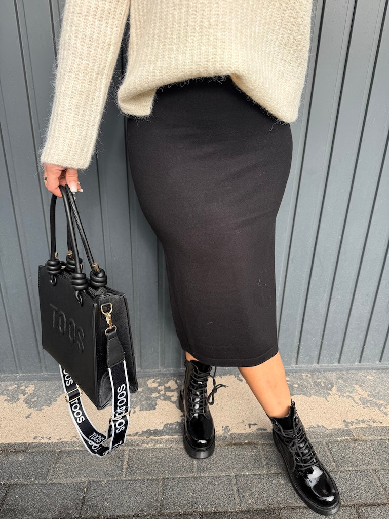 Stift-Rock in Schwarz