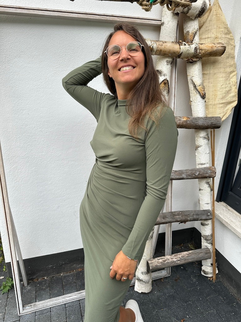 Kleid mit Raffung in Khaki