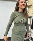 Kleid mit Raffung in Khaki