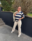 Moderne Jeans mit weitem Bein in Creme