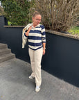 Moderne Jeans mit weitem Bein in Creme