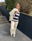 Moderne Jeans mit weitem Bein in Creme