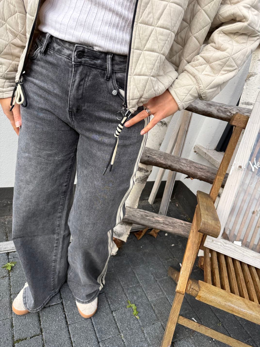 T195 Jeans - Dad Fit - mit Streifen und weitem Bein in grau
