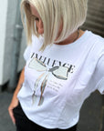 Shirt Basic mit Schleifenprint in weiß