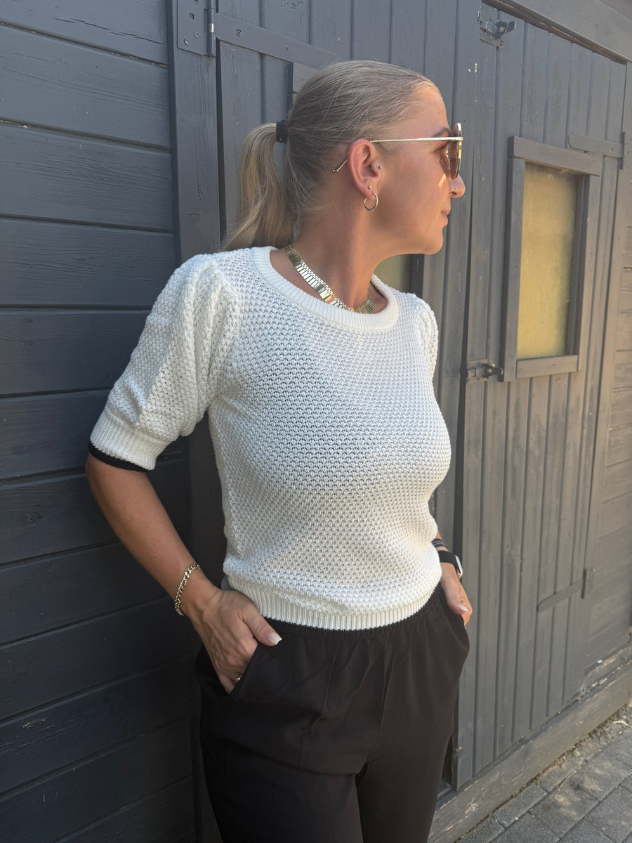 Sommerstrick Shirt mit schwarzem Bund