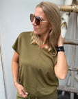 Banu Shirt mit V-Ausschnitt in Olive