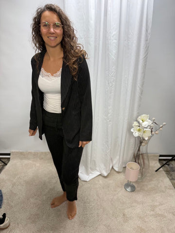 Nadelstreifenblazer in Schwarz
