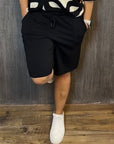 Banu Shorts in Schwarz