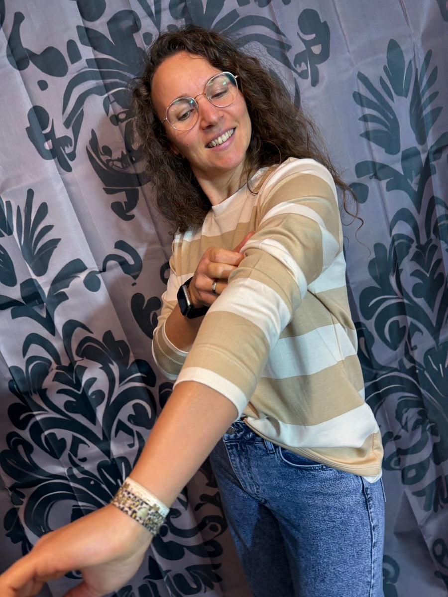 Longshirt mit Streifen in Creme/Beige