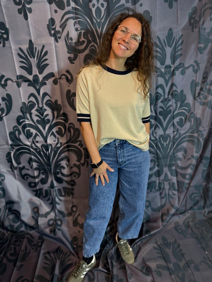 Bluse mit Rippenbündchen in Creme