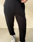 Banu Hose mit lässigem Schnitt in Schwarz