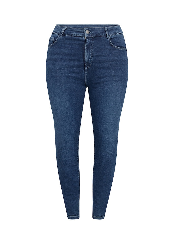 Plus Size Basic Jeans