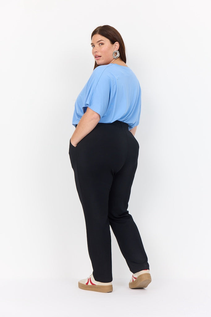 Banu Hose in Schwarz Plus Size